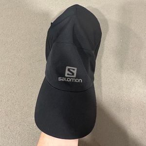 Salomon running hat